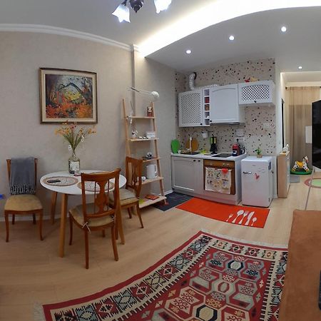 Bani'S Cozy Lovely Apt Tirana Exterior foto